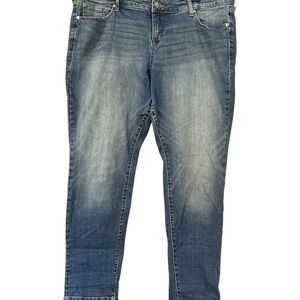 Torrid Jeans Boyfriend Women’s 18 Blue Straight Leg Stretch Denim Cotton Blend